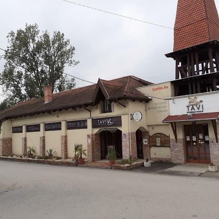 Tavi Panzio Es Etterem Veresegyház Exterior photo